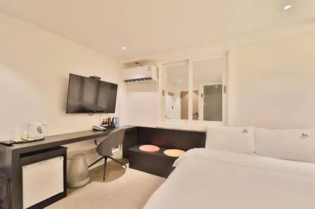 Motel Busan Suyeong Spring Day