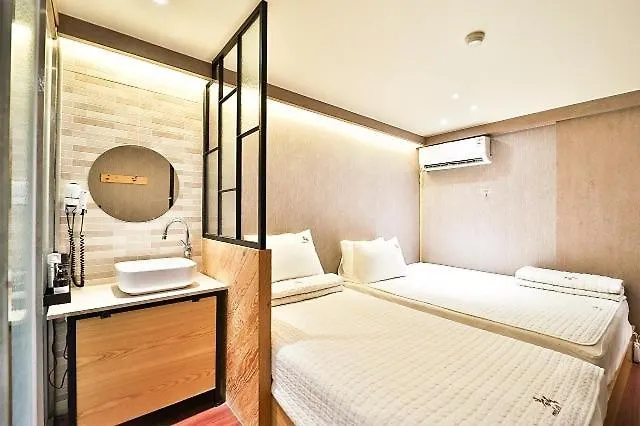 Motel Busan Suyeong Spring Day